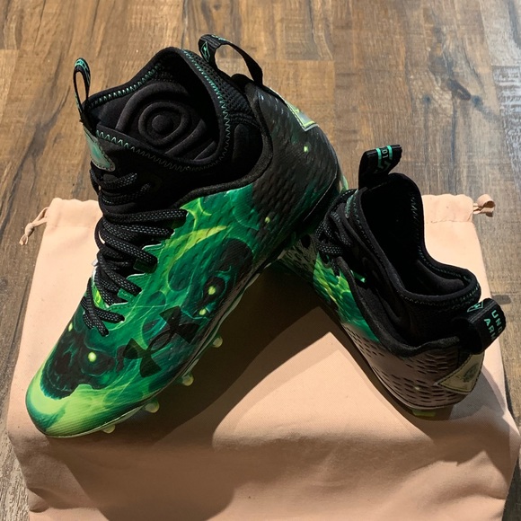 Under Armour Spotlight Slime Vapor Football Cleats